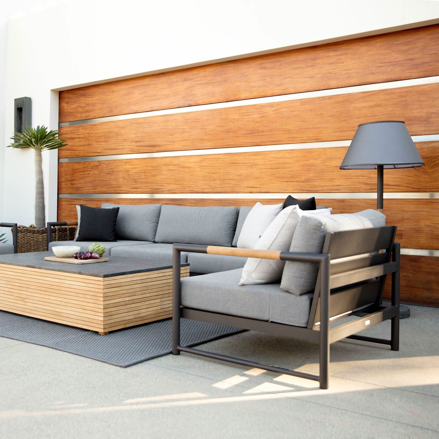 Breeze Xl Aluminum Lounge Chair