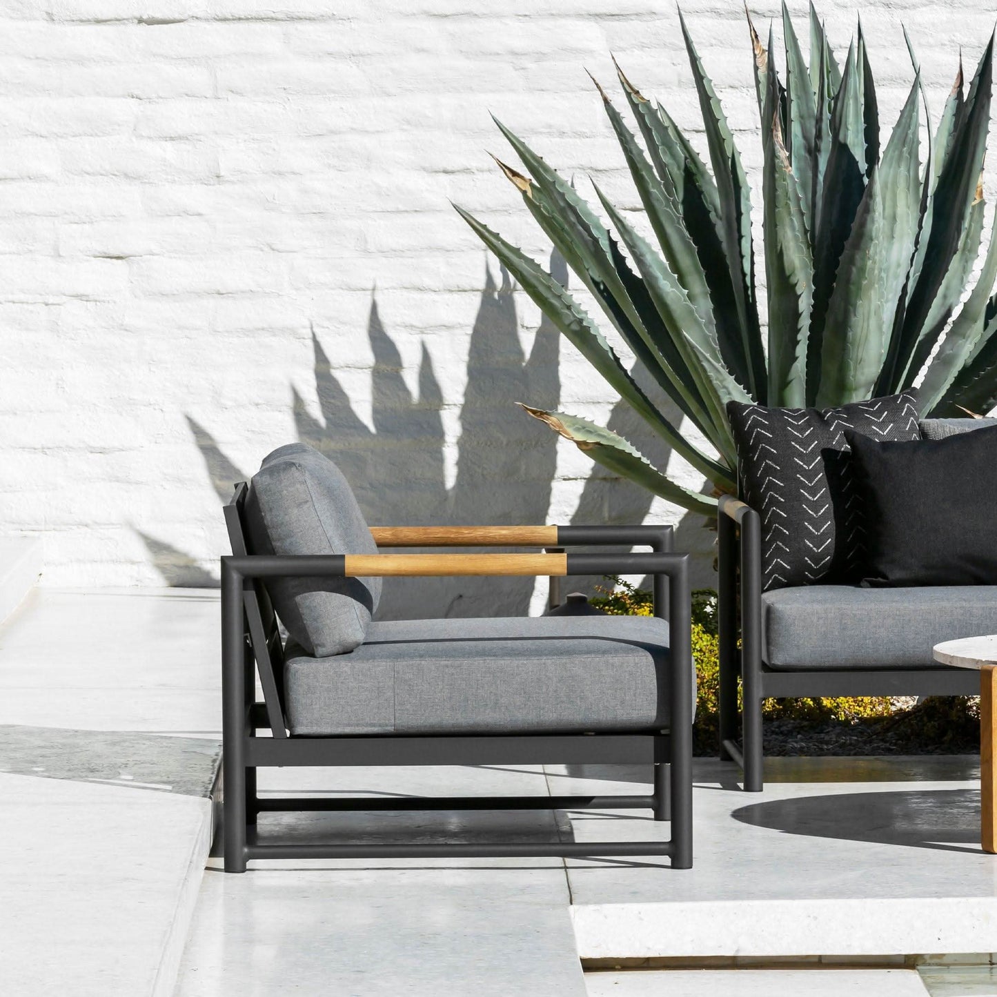 Breeze Xl Aluminum Lounge Chair