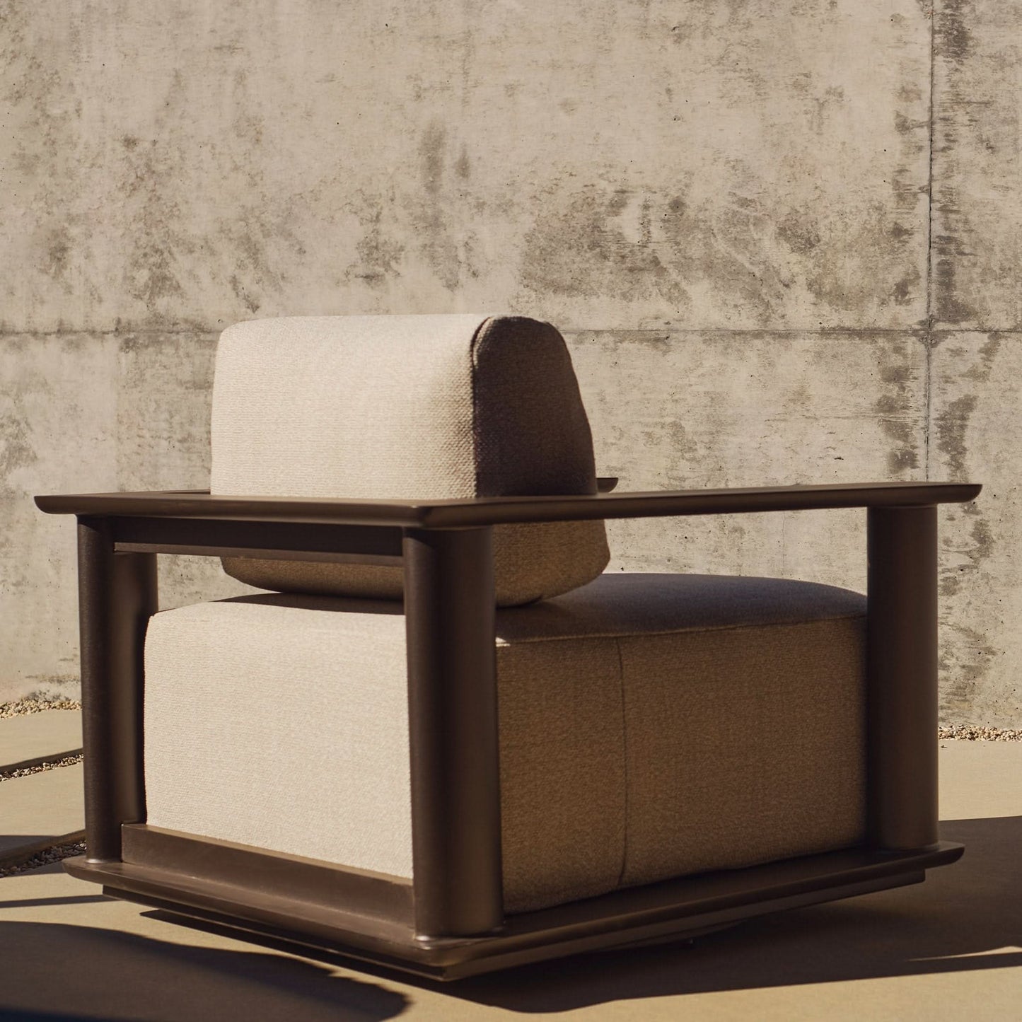 Newport Aluminum Lounge Chair