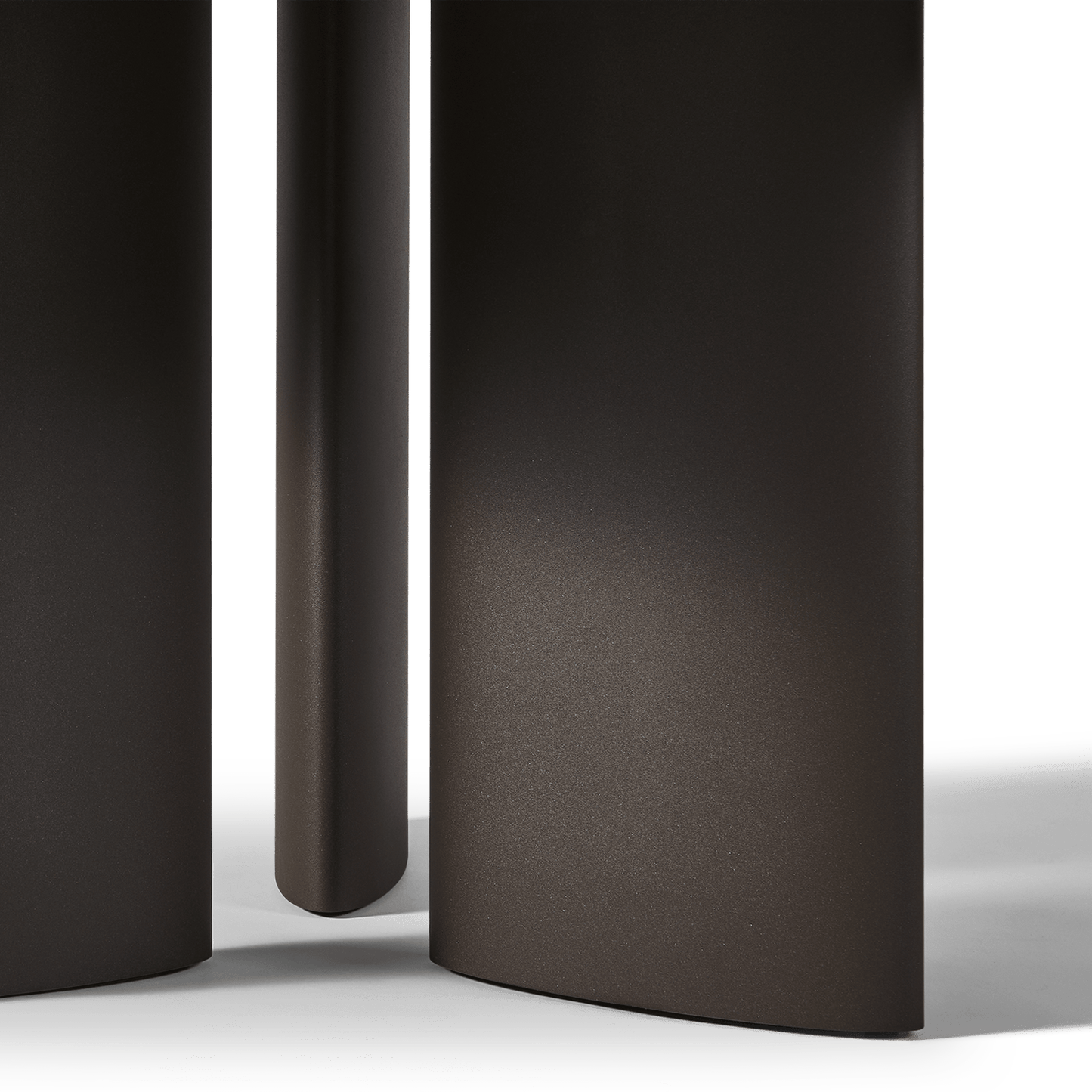 Newport Aluminum Round Dining Table 60